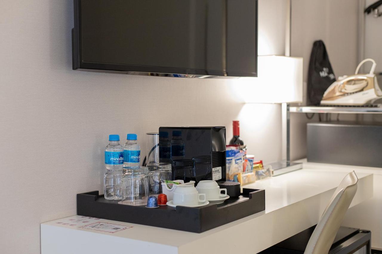Hotel Radisson Rio De Janeiro Barra Exteriér fotografie A Nespresso machine in a hotel room